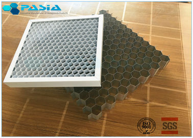 中国 A3003 H18のアルミニウム蜜蜂の巣中心、家具の使用法の蜜蜂の巣材料 サプライヤー