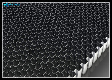 中国 宇宙航空等級の5052アルミ ホイルが付いている波形アルミニウム蜜蜂の巣構造材料 サプライヤー