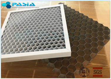 中国 耐久の蜂蜜の中心/さまざまな展覧会のスポットライトの格子で使用されるアルミニウム中心 サプライヤー