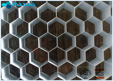 中国 現代自動車軽減のための環境に優しいアルミニウム蜜蜂の巣中心 サプライヤー