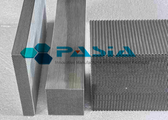 中国 産業用二重層フォイルアルミニウムハニカムエネルギー吸収体 サプライヤー