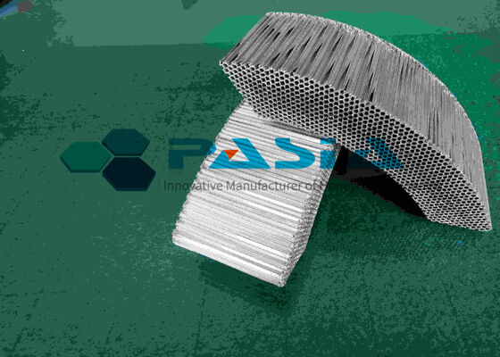 中国 耐腐食性エポキシ粘着剤結合アルミ蜂蜜のエネルギー吸収器 サプライヤー