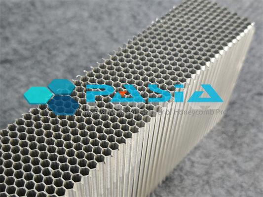 中国 Moisture Resistant High Density Aluminum Honeycomb Impact Attenuator with Predictable Constant Force Deformation for Nuclear Power Plant Safety-related Structural Barriers サプライヤー