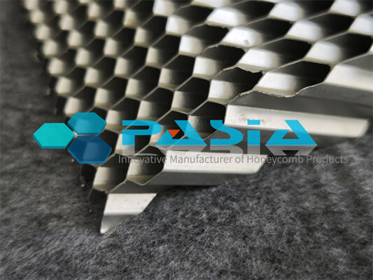 High Specific Surface Area Angled Aluminum Honeycomb Core For Air Purification サプライヤー