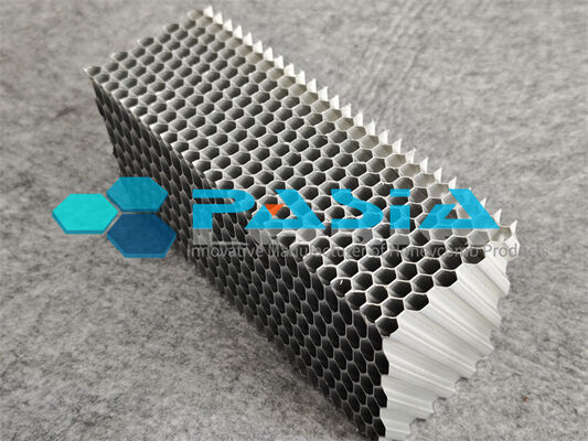 Corrosion Resistant Chromate‑coated Aluminum Honeycomb Energy Absorber Pad in 1250×1250mm Size for Railway Vehicle Buffering with Stable Plateau Stress Characteristics. サプライヤー