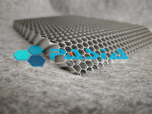 Trivalent Chromium Passivated Aluminum Honeycomb Core: Aerospace-Grade Corrosion Resistance, RoHS-Compliant Lightweight Structural Performance, and High-Bond-Strength Reliability サプライヤー